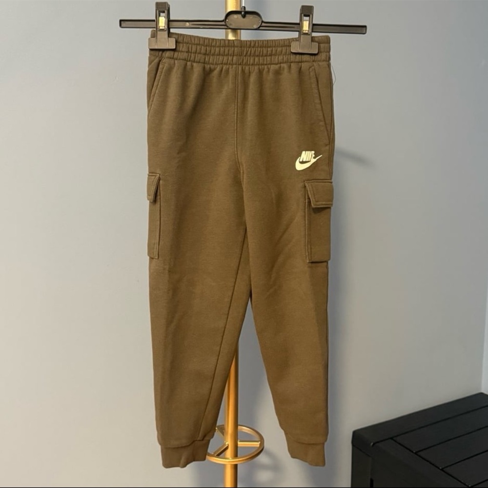 **SOLD On Mercari** Nike Boys Cargo Sweatpants - Size 7